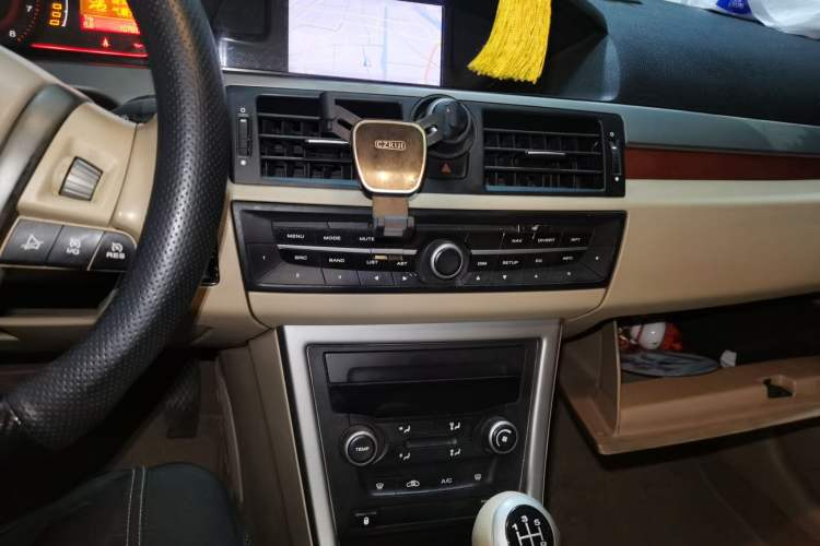 Used Roewe 550 2010 550 1.8L Manual Qiyue Edition Audio And AC Panel