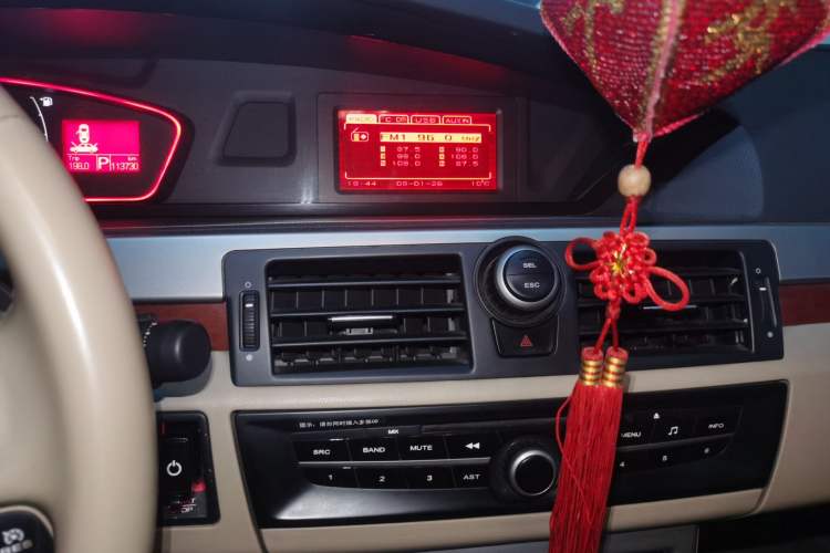 Used Roewe 550 2010 550 1.8L Automatic Expo Style Edition Audio And AC Panel