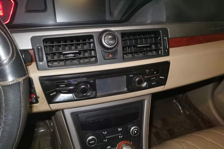 Used Roewe 550 2010 550S 1.8L Automatic Start-Zhen New Year Edition Audio And AC Panel