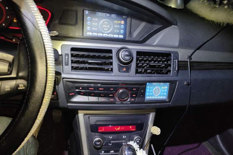 Used Roewe 550 2010 550S 1.8L Automatic Start-Zhen Edition Audio And AC Panel