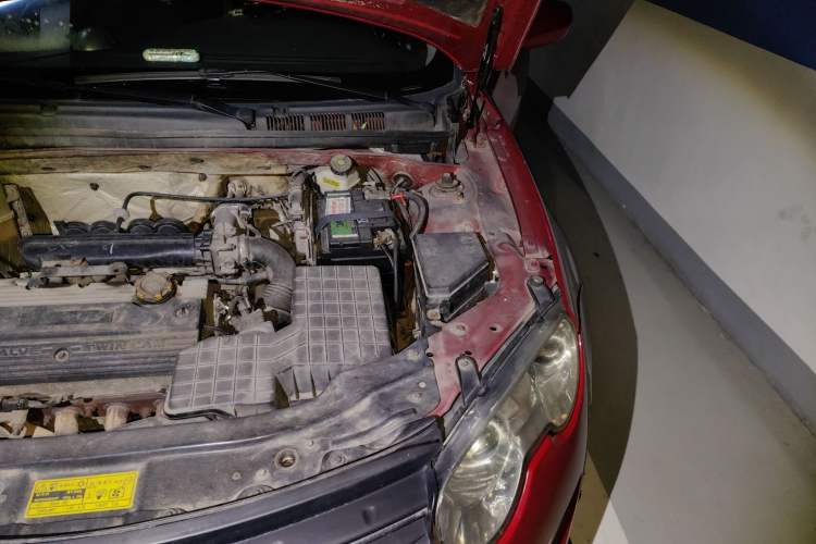 Used Roewe 550 2010 550S 1.8L Automatic Start-Zhen Edition Engine Bay Left