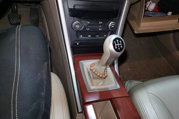 Used Roewe 550 2010 550 1.8L Manual Qiyue Edition Gear Lever