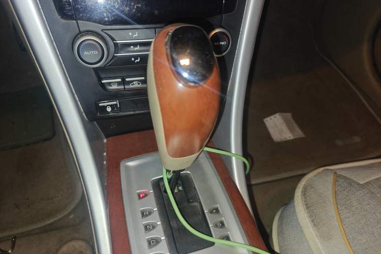 Used Roewe 550 2010 550D 1.8T Automatic Luxury Edition Gear Lever
