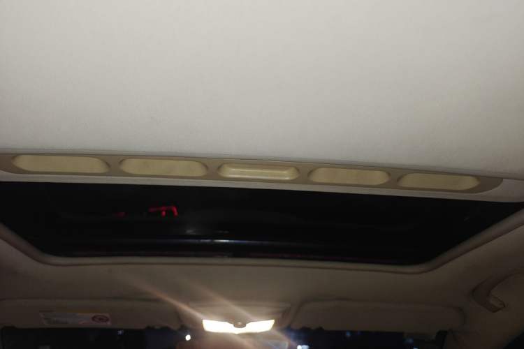 Used Roewe 550 2010 550D 1.8T Automatic Luxury Edition Headliner