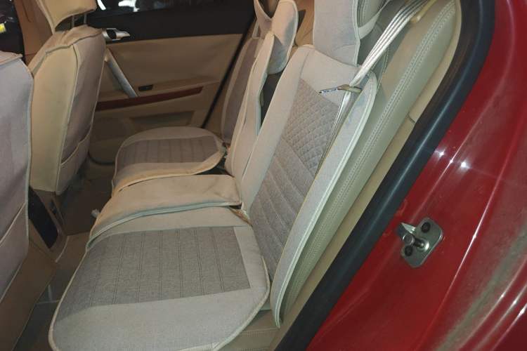 Used Roewe 550 2010 550D 1.8T Automatic Luxury Edition Left Rear Seat