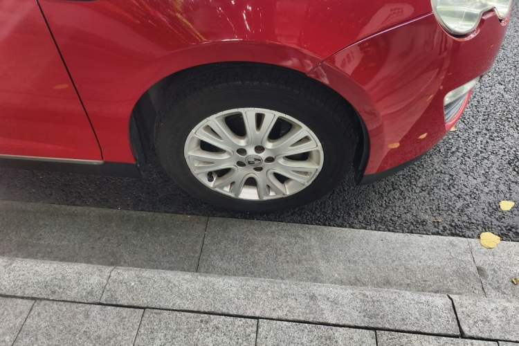 Used Roewe 550 2010 550S 1.8L Automatic Start-Zhen New Year Edition Right Front Wheel Hub
