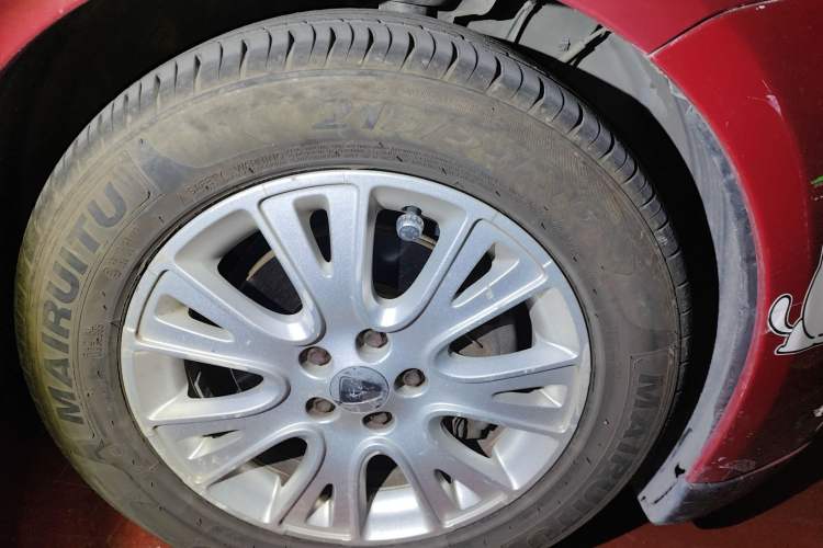 Used Roewe 550 2010 550S 1.8L Automatic Start-Zhen Edition Right Front Wheel Hub