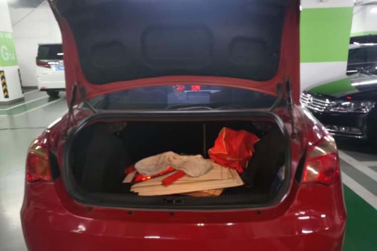 Used Roewe 550 2010 550 1.8L Automatic Expo Style Edition Trunk