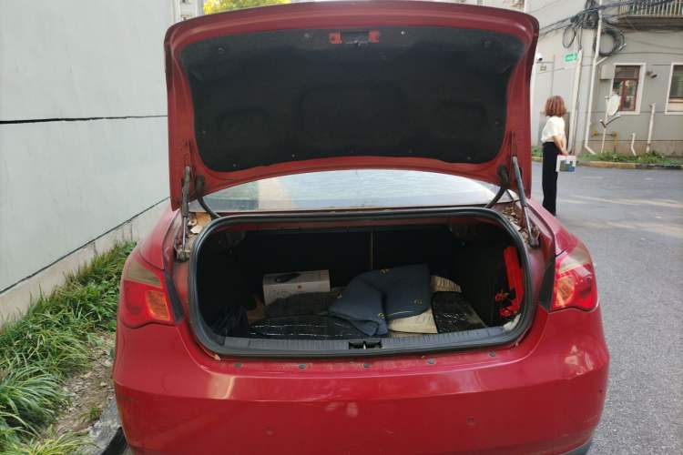 Used Roewe 550 2010 550 1.8L Automatic Expo Style Edition Trunk