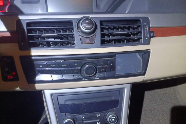 Used Roewe 550 2010 550 1.8L Automatic Expo Style Edition Audio And AC Panel