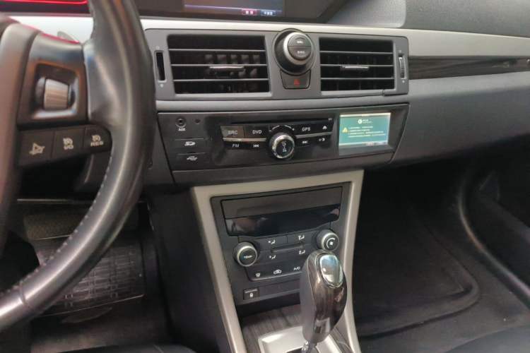 Used Roewe 550 2010 550S 1.8L Automatic Start-Zhen New Year Edition Audio And AC Panel