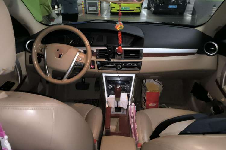 Used Roewe 550 2010 550S 1.8L Automatic Start-Zhen New Year Edition Center Console