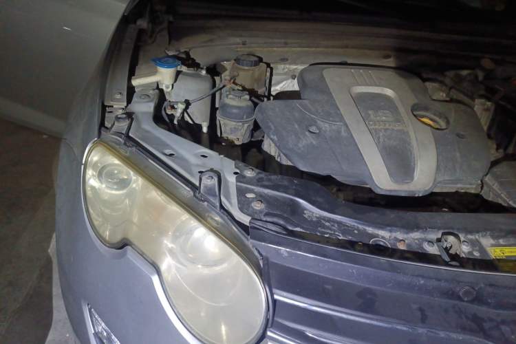 Used Roewe 550 2010 550 1.8L Automatic Expo Style Edition Engine Bay Right