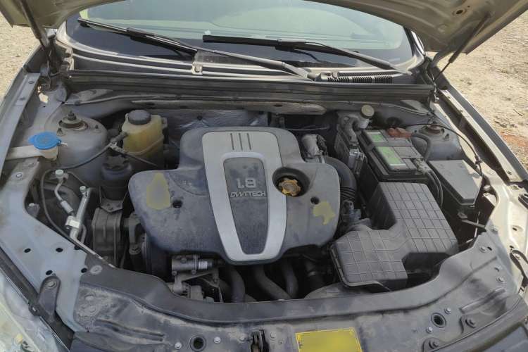 Used Roewe 550 2010 550S 1.8L Automatic Start-Zhen Edition Engine Bay