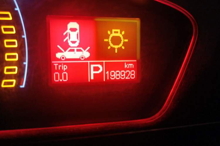 Used Roewe 550 2010 550 1.8L Automatic Expo Style Edition Odometer Close Up