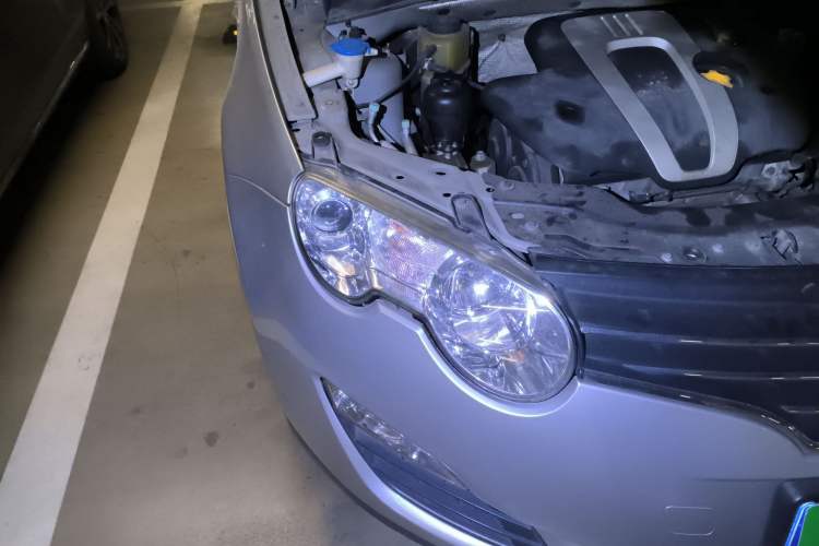 Used Roewe 550 2010 550S 1.8L Automatic Start-Zhen New Year Edition Right Front Headlight