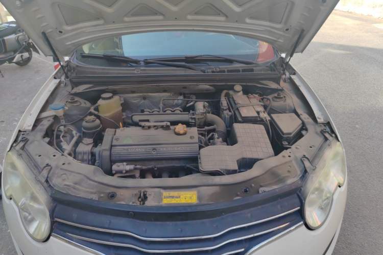 Used Roewe 550 2010 550S 1.8L Manual - Qiyi Edition Engine Bay