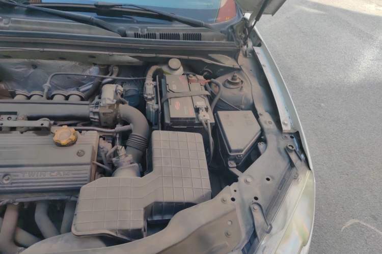 Used Roewe 550 2010 550S 1.8L Manual - Qiyi Edition Engine Bay Left