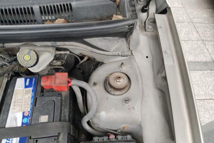 Used Roewe 550 2010 550 1.8L Automatic Expo Style Edition Engine Bay Left