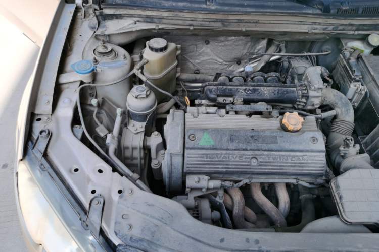 Used Roewe 550 2010 550 1.8L Automatic Expo Style Edition Engine Bay Right
