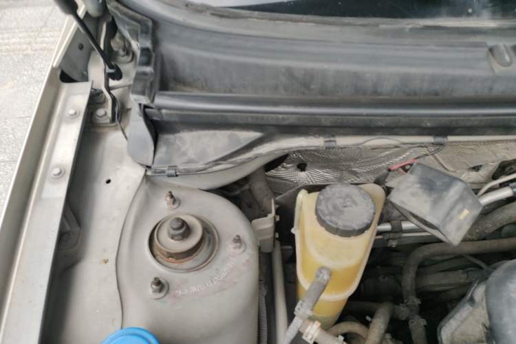 Used Roewe 550 2010 550 1.8L Automatic Expo Style Edition Engine Bay Right