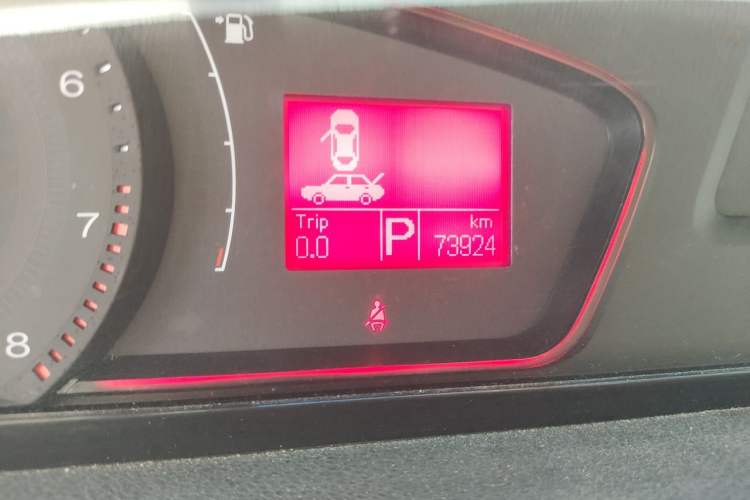 Used Roewe 550 2010 550 1.8L Automatic Expo Style Edition Odometer Close Up