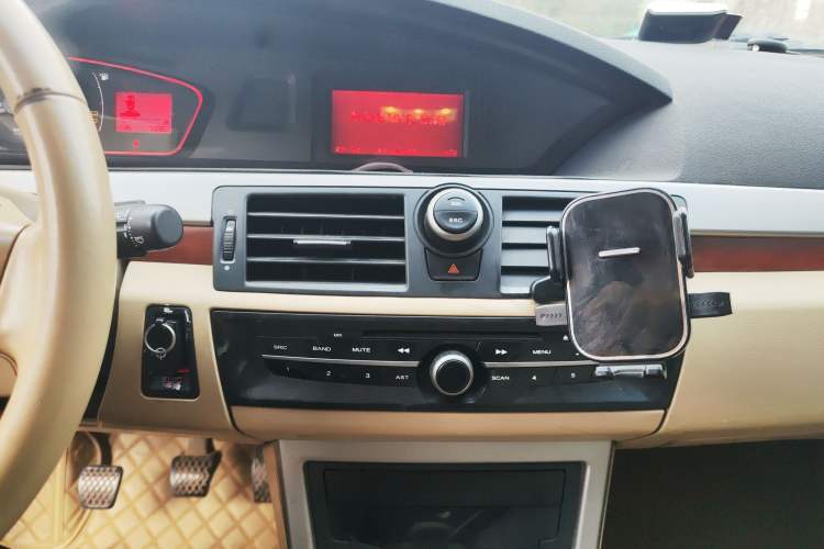 Used Roewe 550 2012 550 1.8L Manual Qiyue Edition Audio And AC Panel