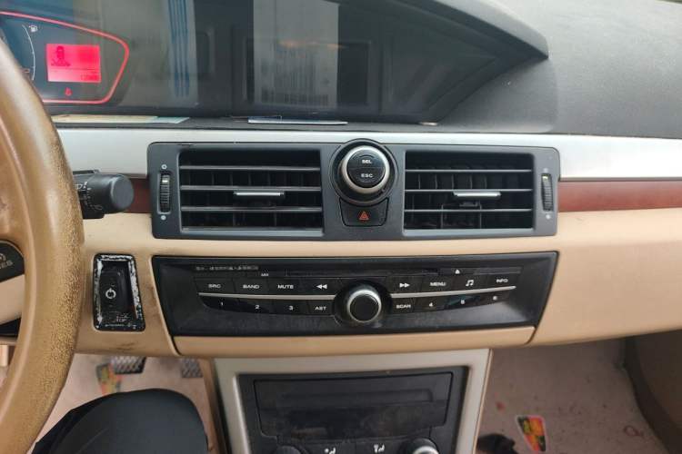 Used Roewe 550 2012 550 1.8L Manual Value Edition Audio And AC Panel