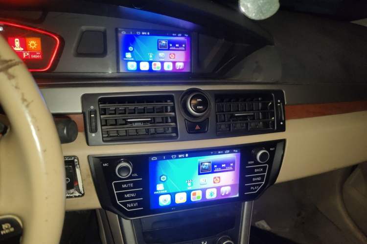 Used Roewe 550 2012 550 1.8T Automatic Full-Gold Limited Edition Audio And AC Panel