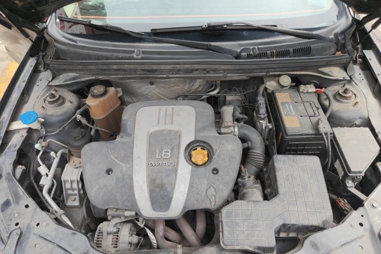 Used Roewe 550 2012 550S 1.8L Automatic Start Prestige Edition Engine Bay