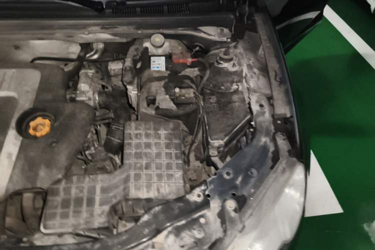 Used Roewe 550 2012 550 1.8L Automatic Value Edition Engine Bay Left