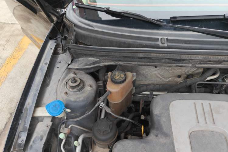 Used Roewe 550 2012 550S 1.8L Automatic Start Prestige Edition Engine Bay Right