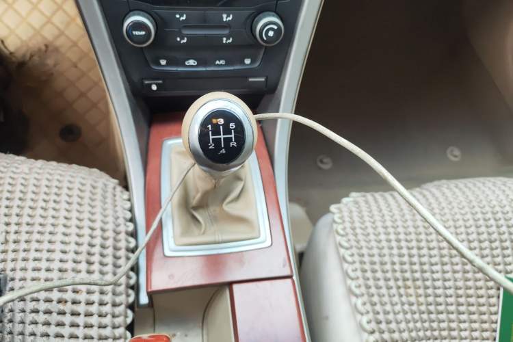 Used Roewe 550 2012 550 1.8L Manual Qiyue Edition Gear Lever