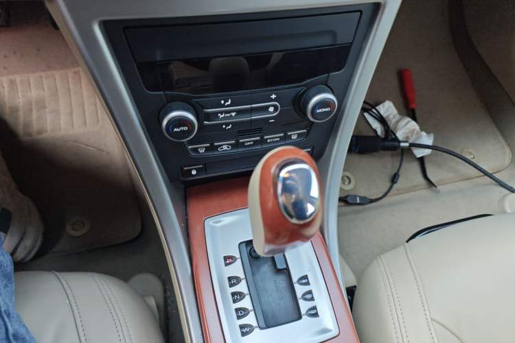 Used Roewe 550 2012 550D 1.8T Automatic Prestige Edition Gear Lever