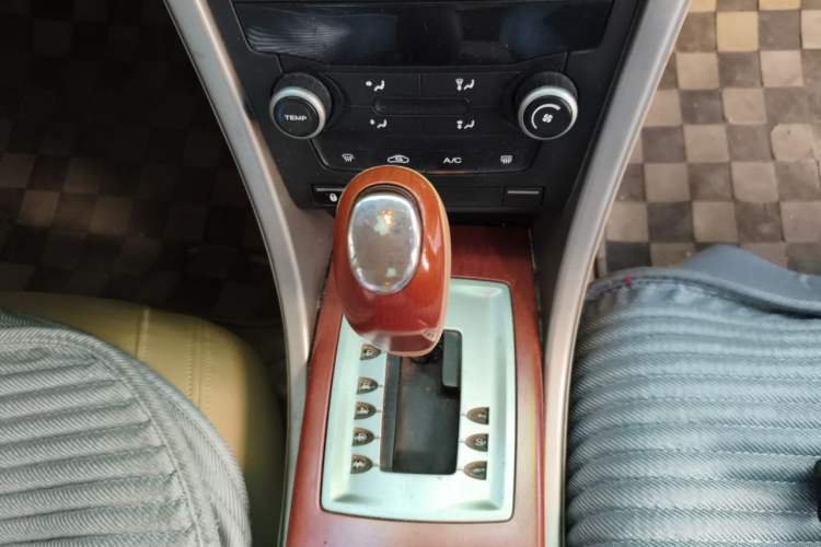 Used Roewe 550 2012 550S 1.8L Automatic Start Prestige Edition Gear Lever
