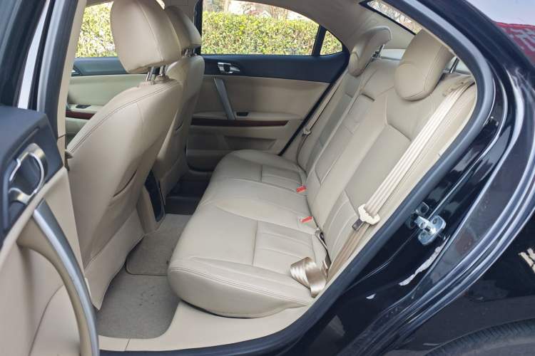 Used Roewe 550 2012 550D 1.8T Automatic Prestige Edition Interior 4