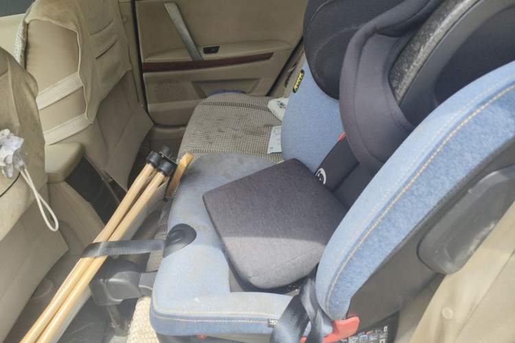 Used Roewe 550 2012 550 1.8L Manual "Pure Gold" Limited Edition Left Rear Seat