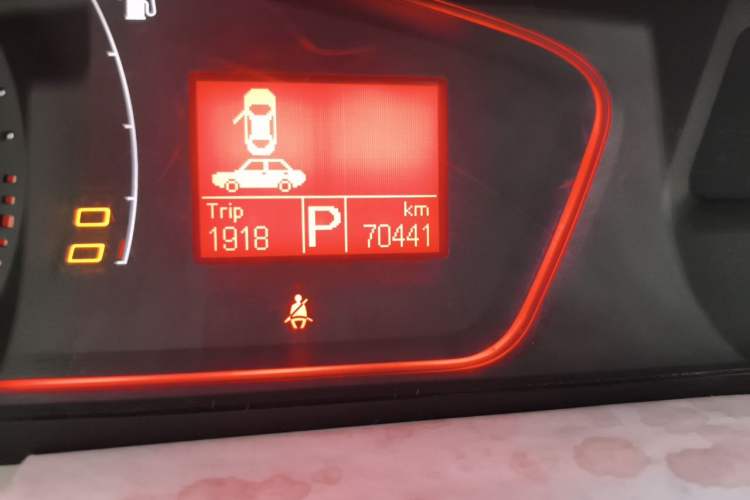 Used Roewe 550 2012 550S 1.8L Automatic Start Prestige Edition Odometer Close Up