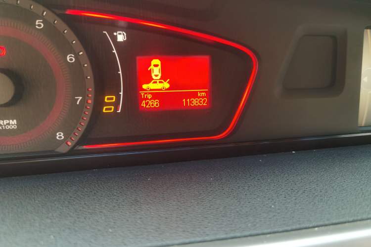Used Roewe 550 2012 550 1.8L Manual Value Edition Odometer Close Up
