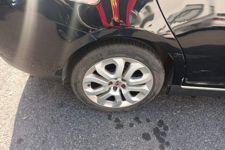 Used Roewe 550 2012 550 1.8T Automatic Full-Gold Limited Edition Right Rear Wheel Hub