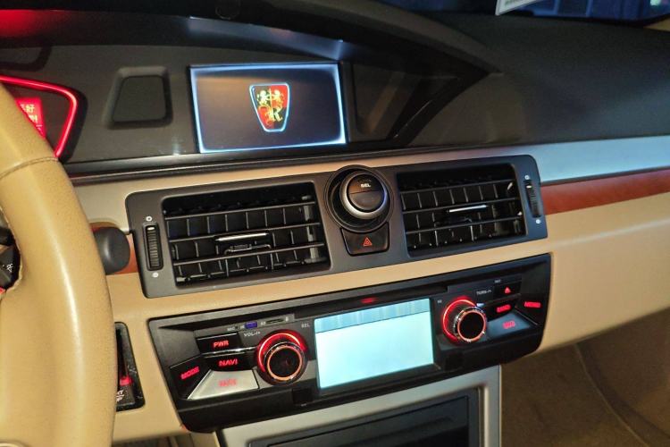 Used Roewe 550 2012 550 1.8T Automatic Full-Gold Limited Edition Audio And AC Panel