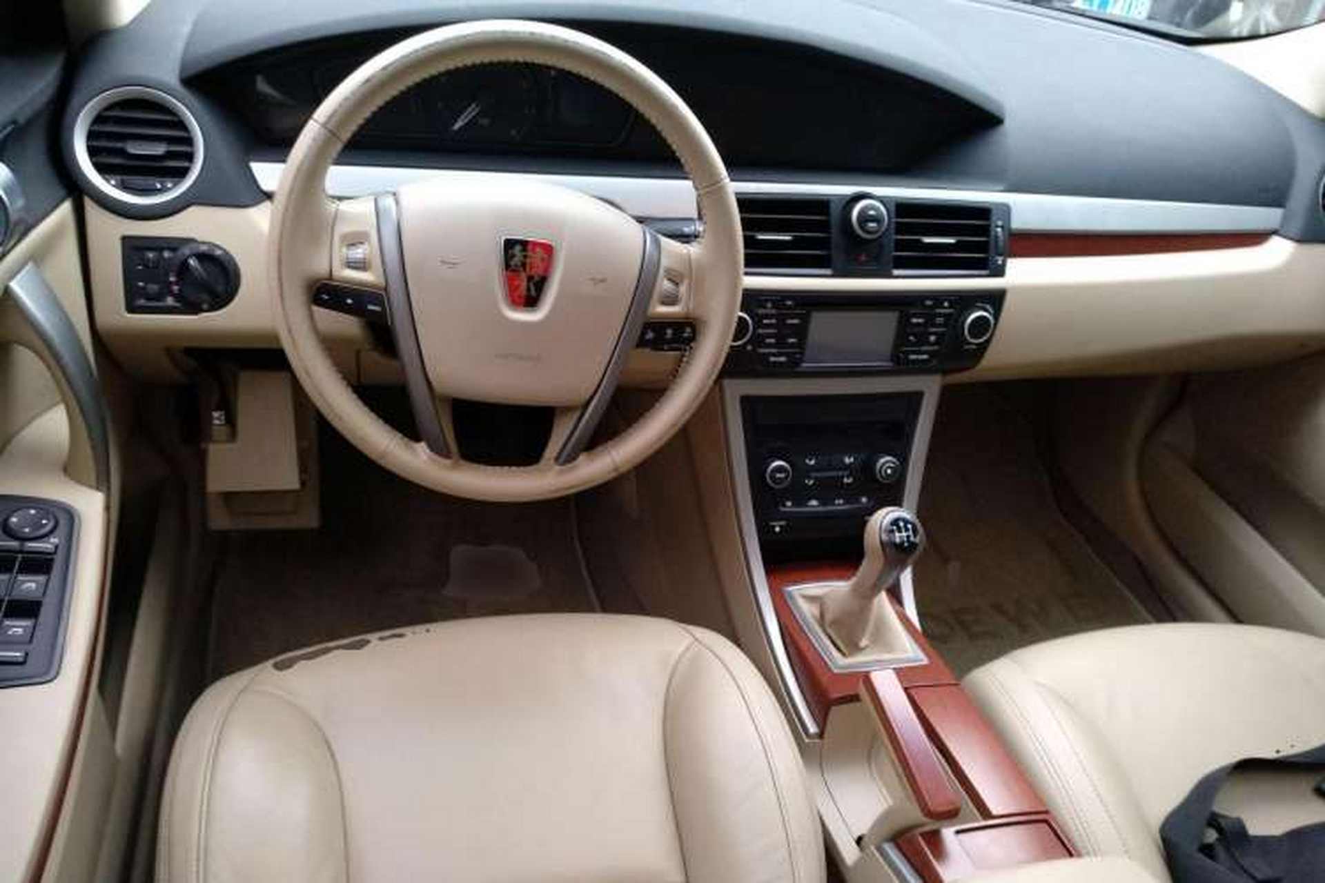 Used Roewe 550 2012 550 1.8L Manual Value Edition Center Console