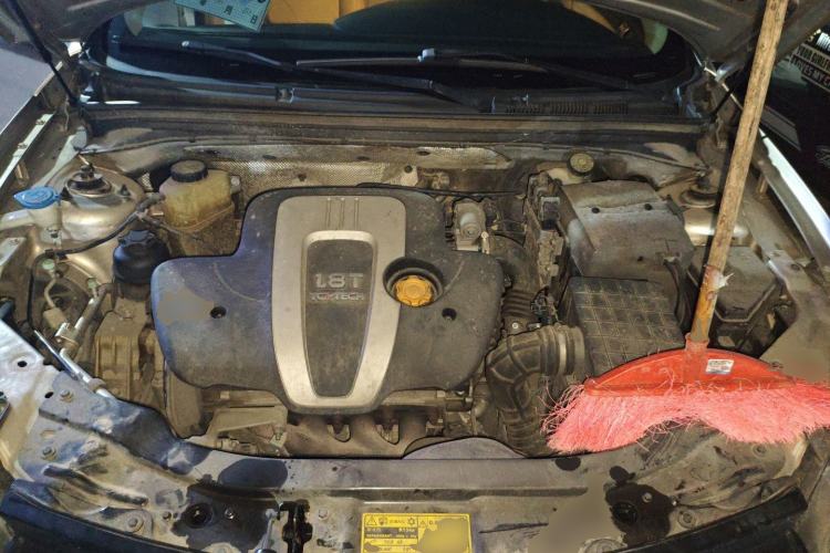 Used Roewe 550 2012 550 1.8T Automatic Full-Gold Limited Edition Engine Bay