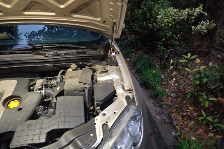 Used Roewe 550 2012 550 1.8L Automatic Value Edition Engine Bay Left