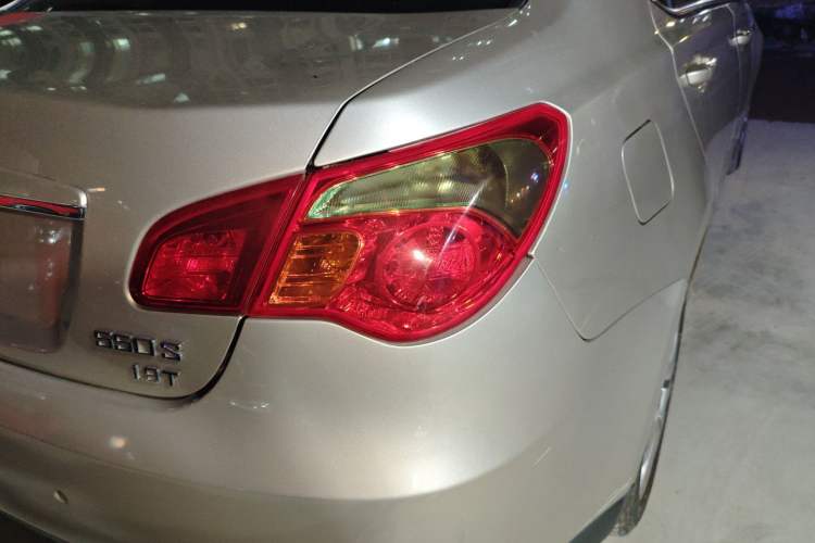 Used Roewe 550 2012 550 1.8T Automatic Full-Gold Limited Edition Exterior 6