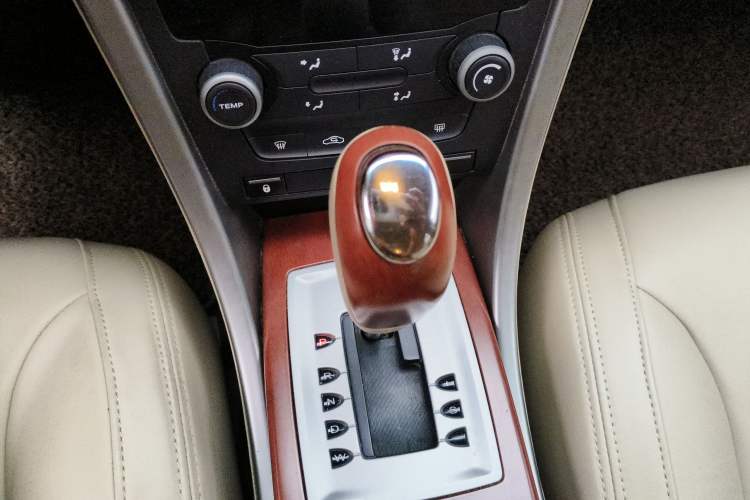 Used Roewe 550 2012 550 1.8L Automatic Value Edition Gear Lever