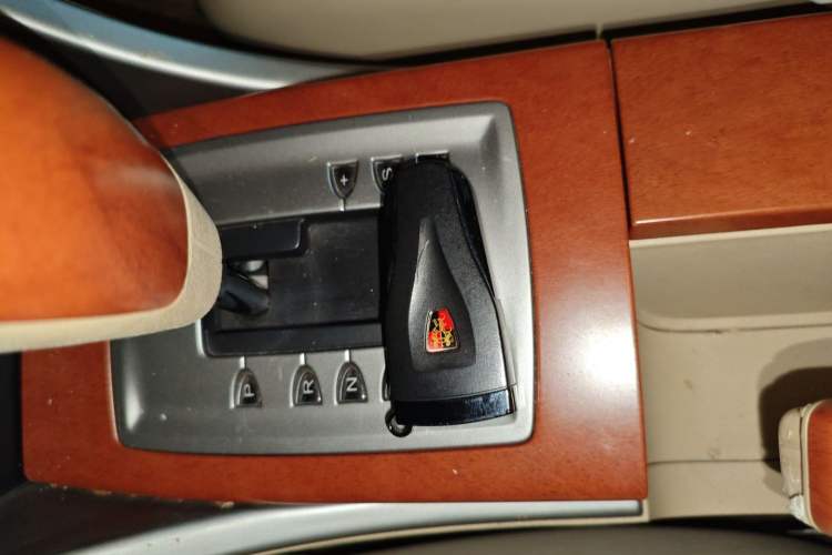 Used Roewe 550 2012 550 1.8T Automatic Full-Gold Limited Edition Interior 1