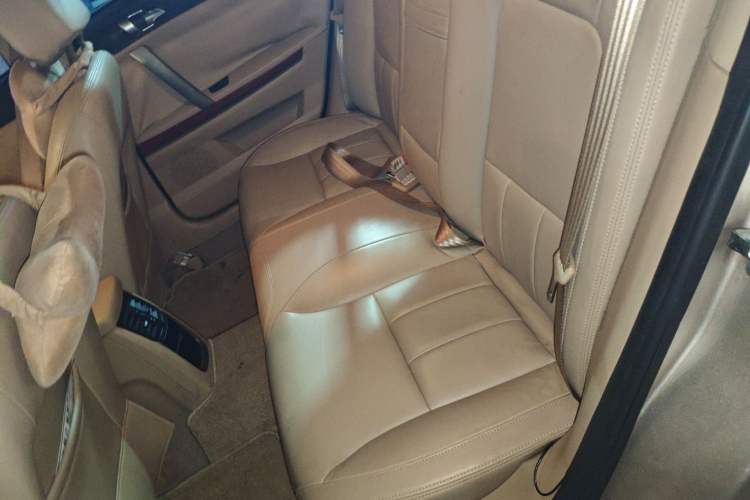 Used Roewe 550 2012 550 1.8T Automatic Full-Gold Limited Edition Interior 4