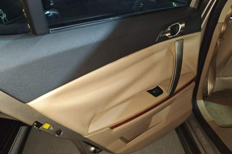 Used Roewe 550 2012 550 1.8T Automatic Full-Gold Limited Edition Interior 8
