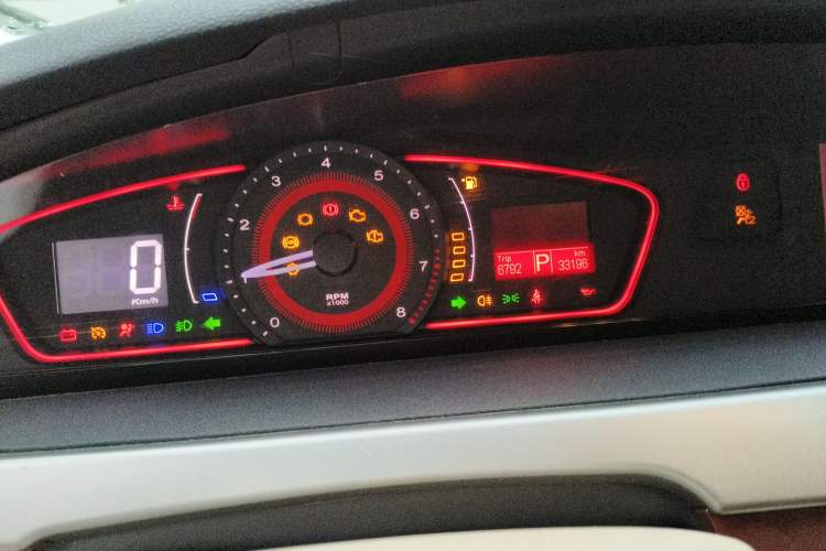 Used Roewe 550 2012 550 1.8L Automatic Value Edition Odometer Close Up